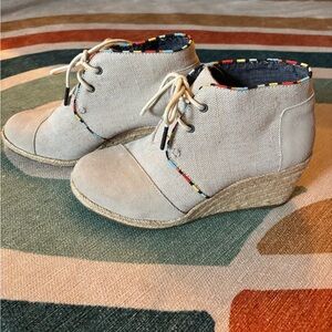 TOMS Desert Wedge High Espadrille Bootie Taupe Suede Canvas Size 8